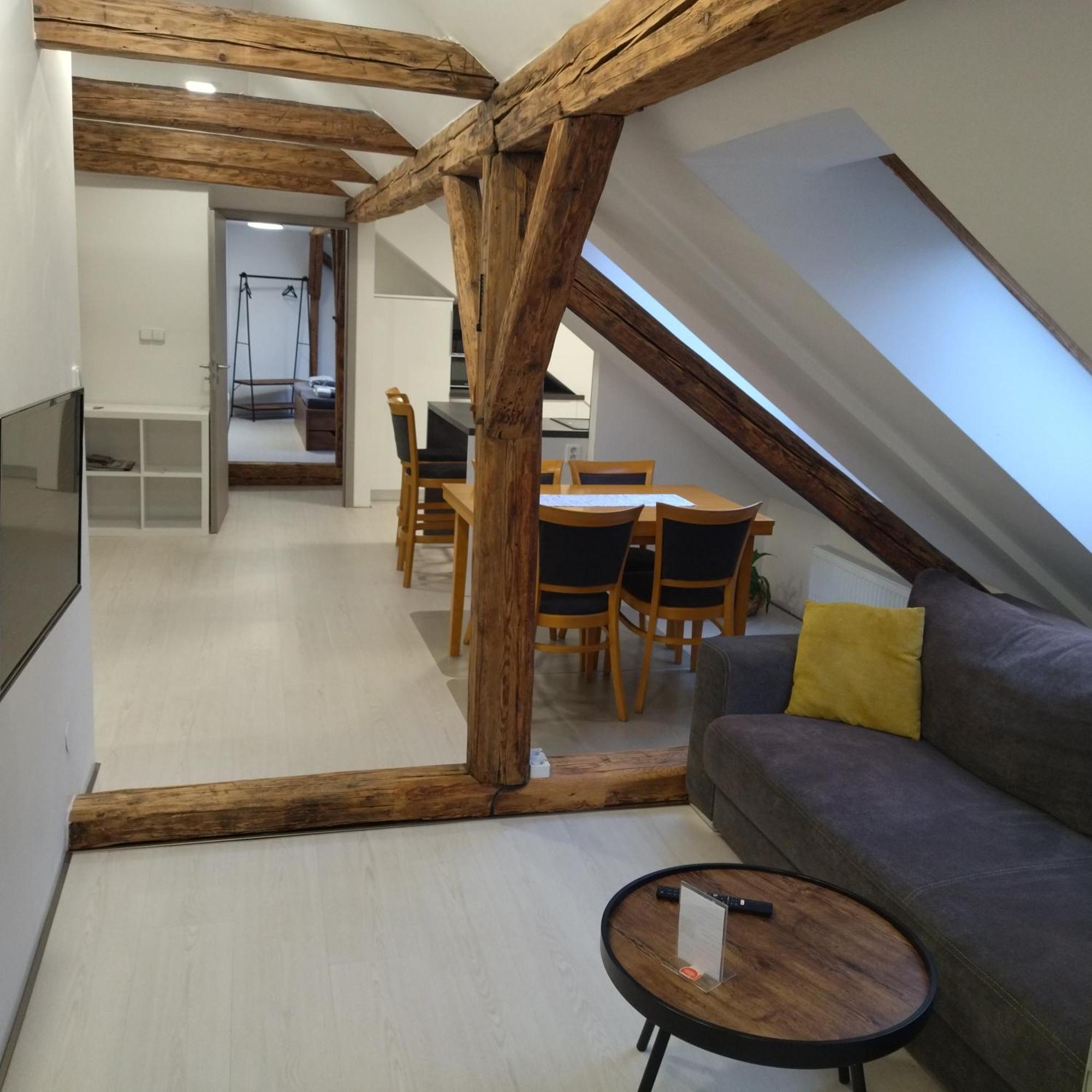 Apartmany S Vyhledem Na Zamek 빔페르크 외부 사진
